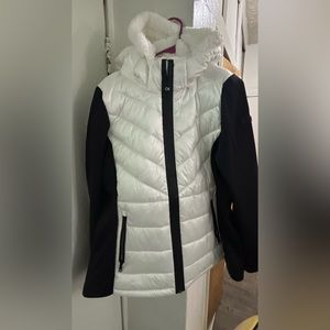 Calvin Klein jacket only wore once. Very lightweight yet warm. Water resistant